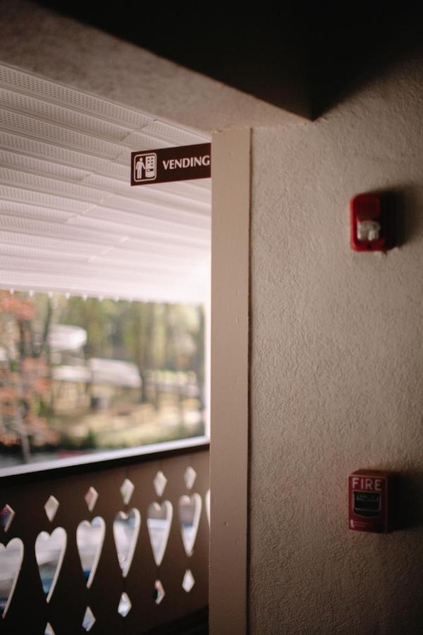 Riverbend Motel & Cabins Helen Eksteriør billede