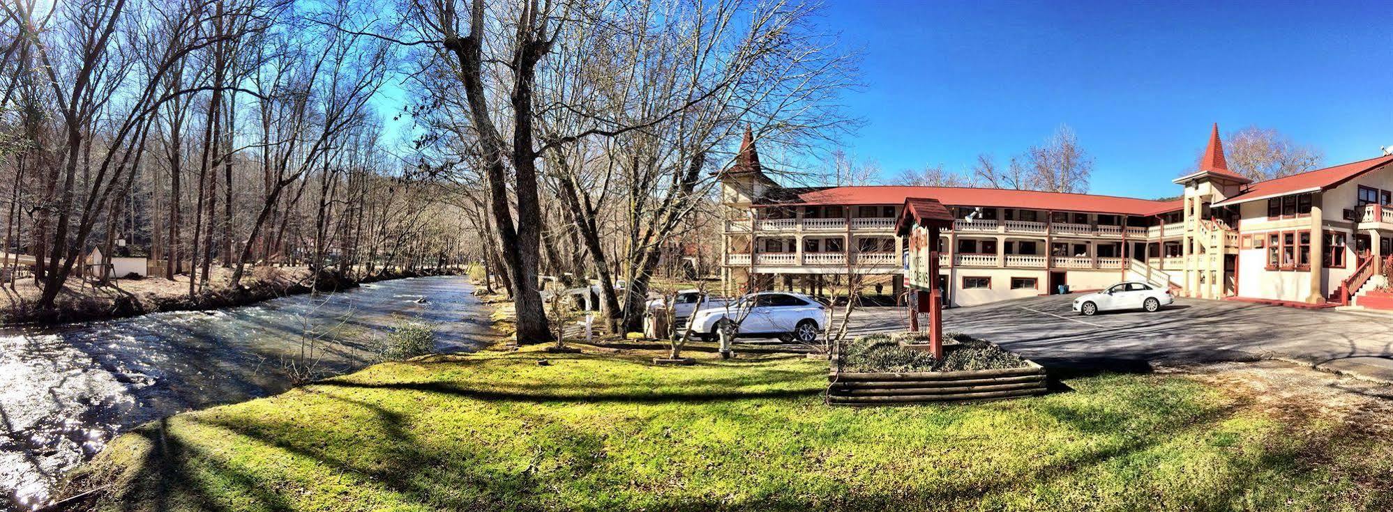 Riverbend Motel & Cabins Helen Eksteriør billede